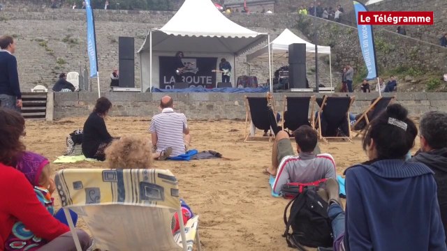 Saint-Malo. Route du Rock. Johnny Hawaii sous la grisaille