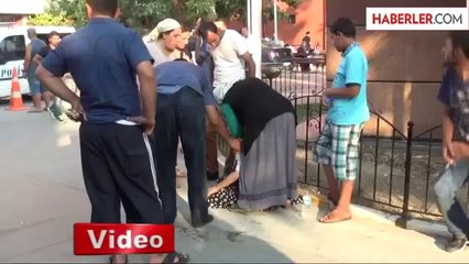 Acılı Baba Ölen Çocuklarının Kanını Yüzüne Sürdü