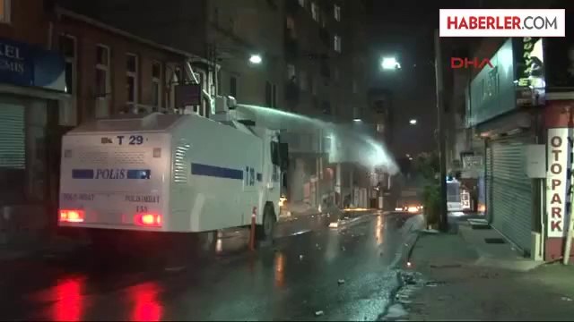 Okmeydanı'ndaki Molotoflu Gruba Polis Müdahalesi