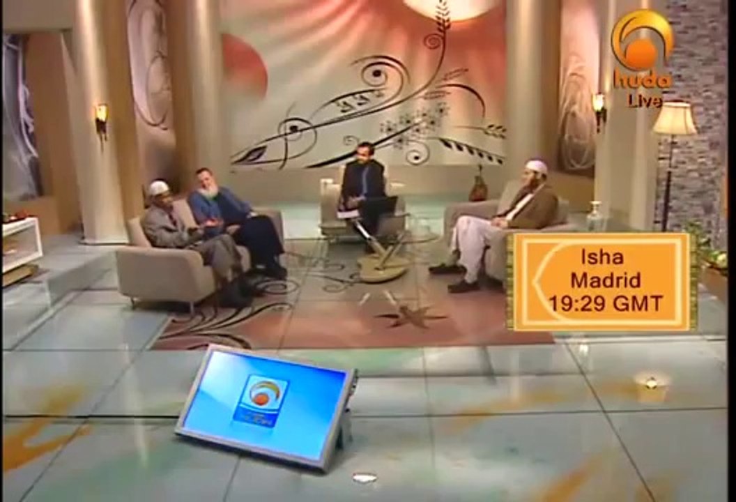 The miracle of the prophet Muhammed ( PBUH ) Splitting of Moon by Dr Zakir Naik