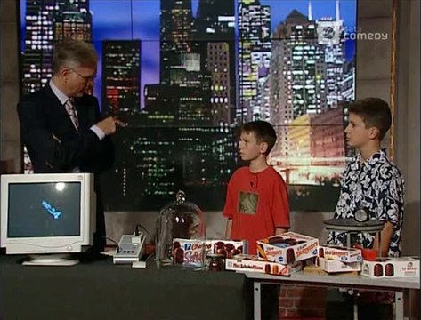 Die Harald Schmidt Show - 1126 - 2002-08-30 - Jugend forscht an Negerküssen, Politbarometer August