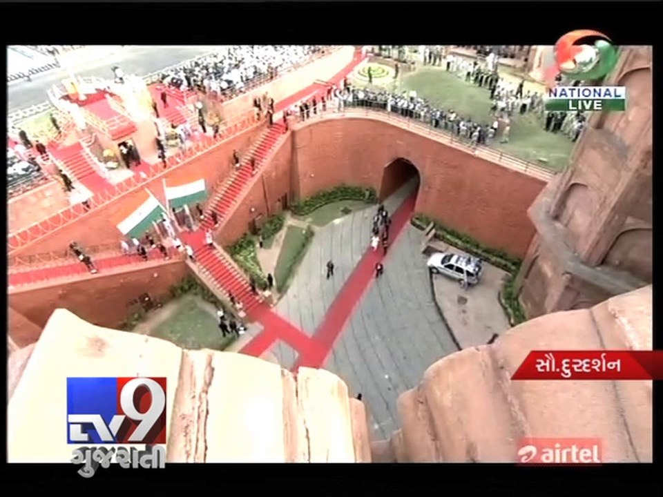 PM Narendra Modi hoists National Flag on 68th Independence Day at Red Fort - Tv9 Gujarati