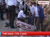 Antalya'da İki Otomobil Kafa Kafaya Çarpıştı : 3 Ölü, 4 Yaralı