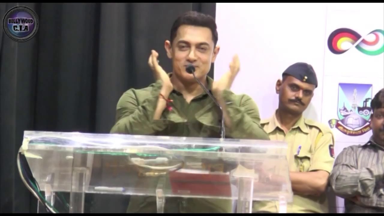 Aamir Khan STRUGGLES speaking MARATHI