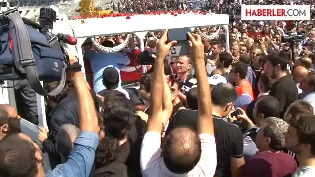 Süleyman Seba'nın Cenazesi Tekbir ve Marşlarla Vodafone Arena'ya Getirildi