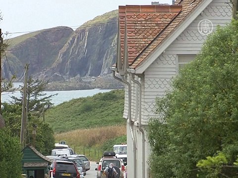 Деревню, пляж и магазин продали одним махом