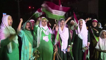 Anti-government supporters arrive in Islamabad