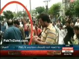 PMLN Workers Clash With PTI Activists -Exclusive Footage
