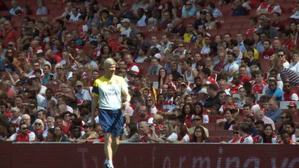Wenger, sorprendido por la salida de Pulis