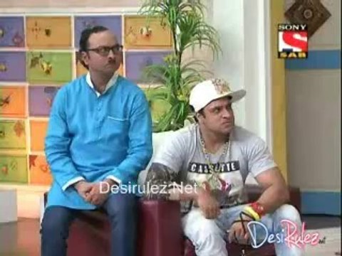 Tu Mere Agal Bagal Hai 15th August 2014pt1