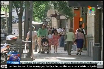 In Gibraltar Spaniards cross the border seeking work