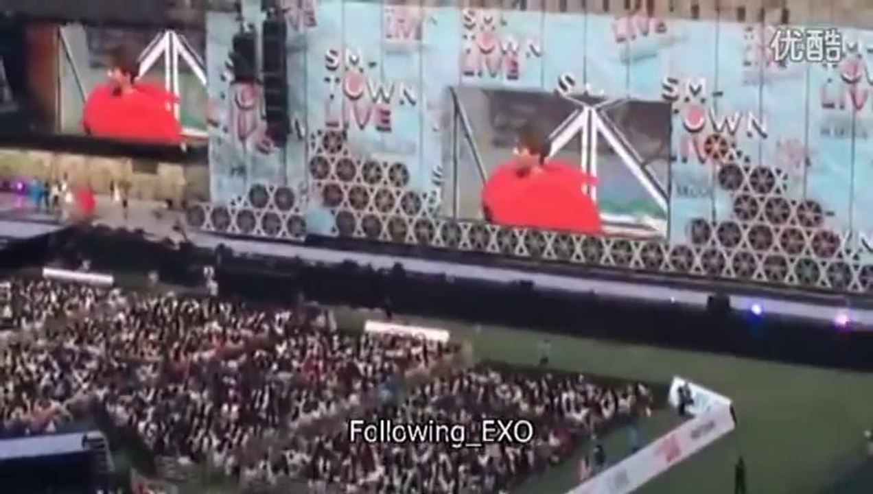 2014.08.15 SMTown Seoul: Zhou Mi & Victoria - Loving U