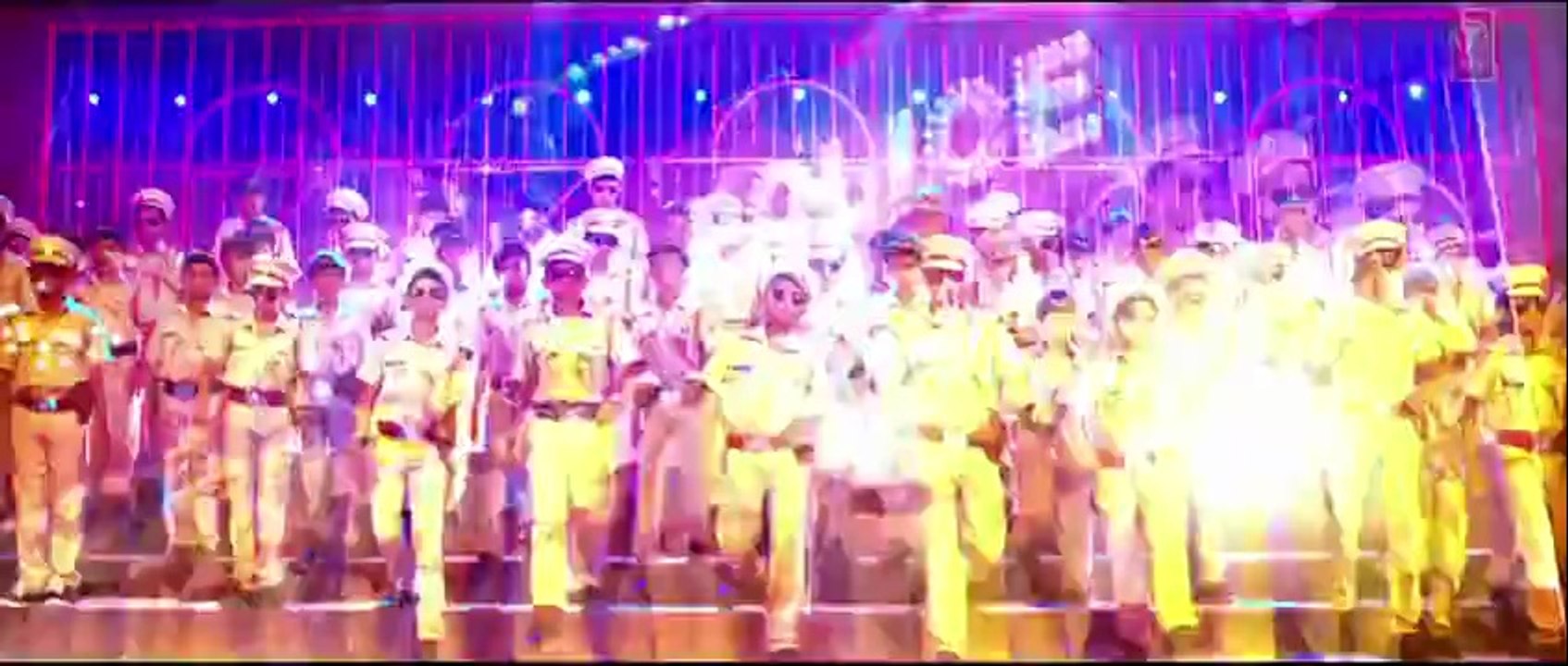 Exclusive: Aata Majhi Satakli _ Singham Returns _ Ajay Devgan _ Kareena Kapoor _ Yo Yo Honey Singh