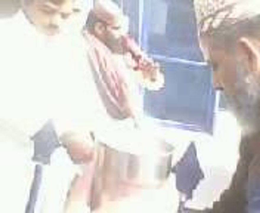 DOODH KI SABEEL 12 RABI UL AWWAL BY GHOSIA FOUNDATION