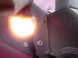 Simple centrifuge cleaning waste oil