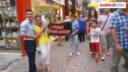 Sokak Ortasında Sürpriz Teklif
