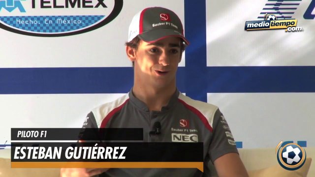 Esteban Gutiérrez en pláticas con otras escuderías