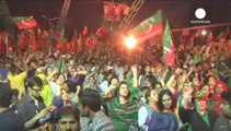 Pakistan: si dimettono i deputati dell'ex campione di cricket Imran Khan