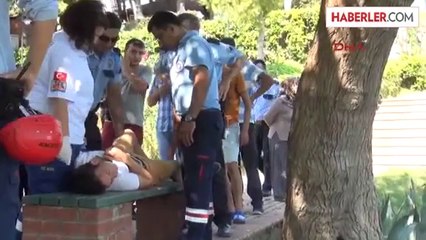 Video herunterladen: Dha Yurt: İntihar Etmek İçin Falezlere Çıkan Genç, Sıcaktan Bayıldı