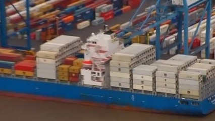 British police suspect organized crime in ship stowaway death