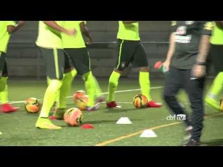 Скачать видео: Seleção faz treino regenerativo antes de partida contra China