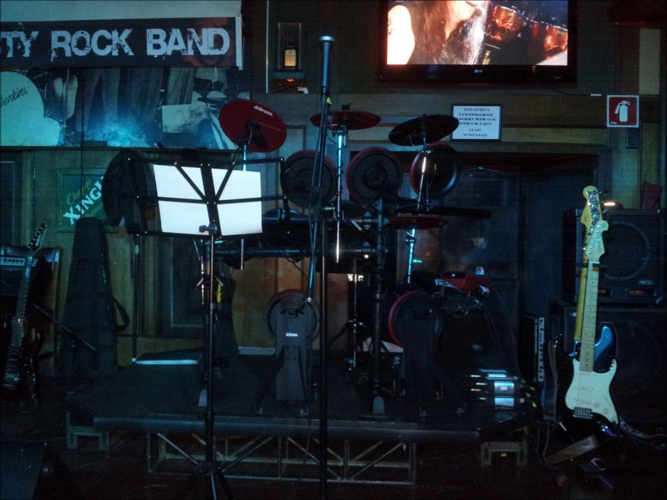 MP3 Sultans of Swing by Rusty Rock Band