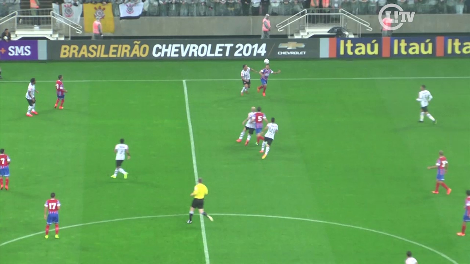 Ralf leva lindo chapéu de lateral do Bahia
