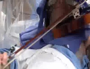 Beyin ameliyatı sırasında keman çaldı I www.halkinhabercisi.com