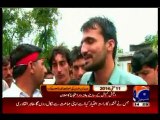 PTI workers & supporter angry on Imran Khan leaves for Bani Gala