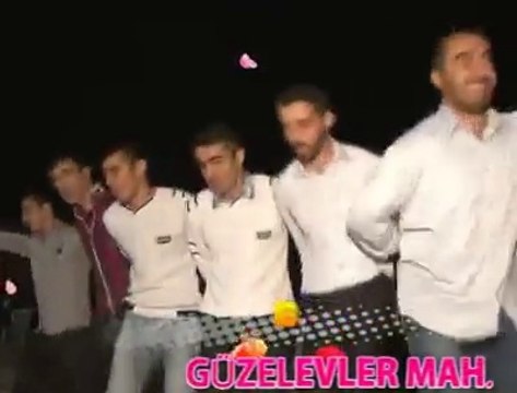VAN YÖRESİ CELEBE OYUNU KOMA BİRATÎ ENTERESAN Bİ HALAY