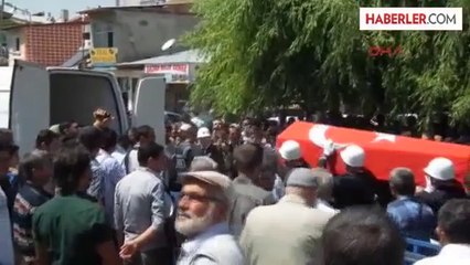 Diyarbakır'daki Kazada Şehit Olan Polis Afşin'de Toprağa Verildi