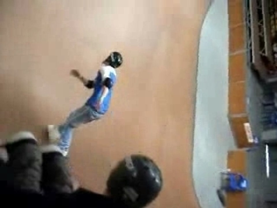 85-Gary(eamonm)Le hangar big