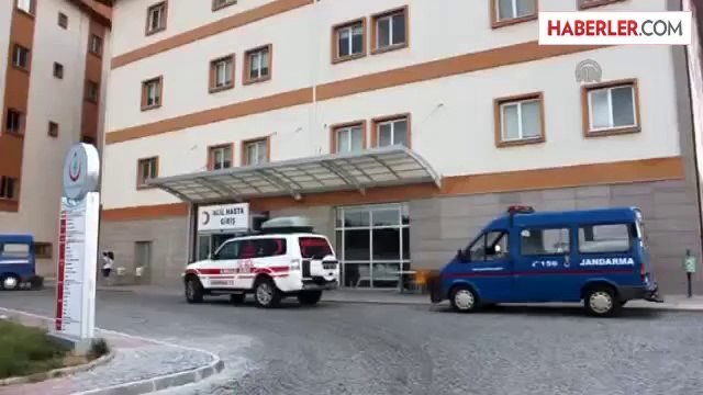 Otomobille hafif ticari araç çarpıştı: 11 yaralı -