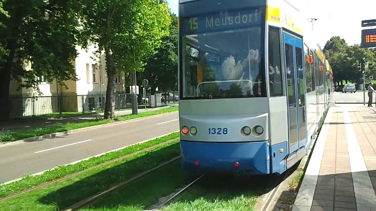 Straßenbahn Leipzig - Tram 15 Abfahrt: Völkerschlachtdenkmal