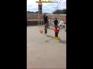 Mickey Mouse'a Çok Pis Atarlanan Velet