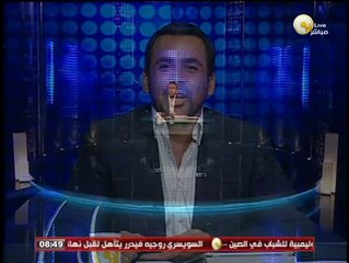 السادة المحترمون: مذيع سوداني يقدم برنامجه بدون حذاء .. ايه السخرية في كده ؟