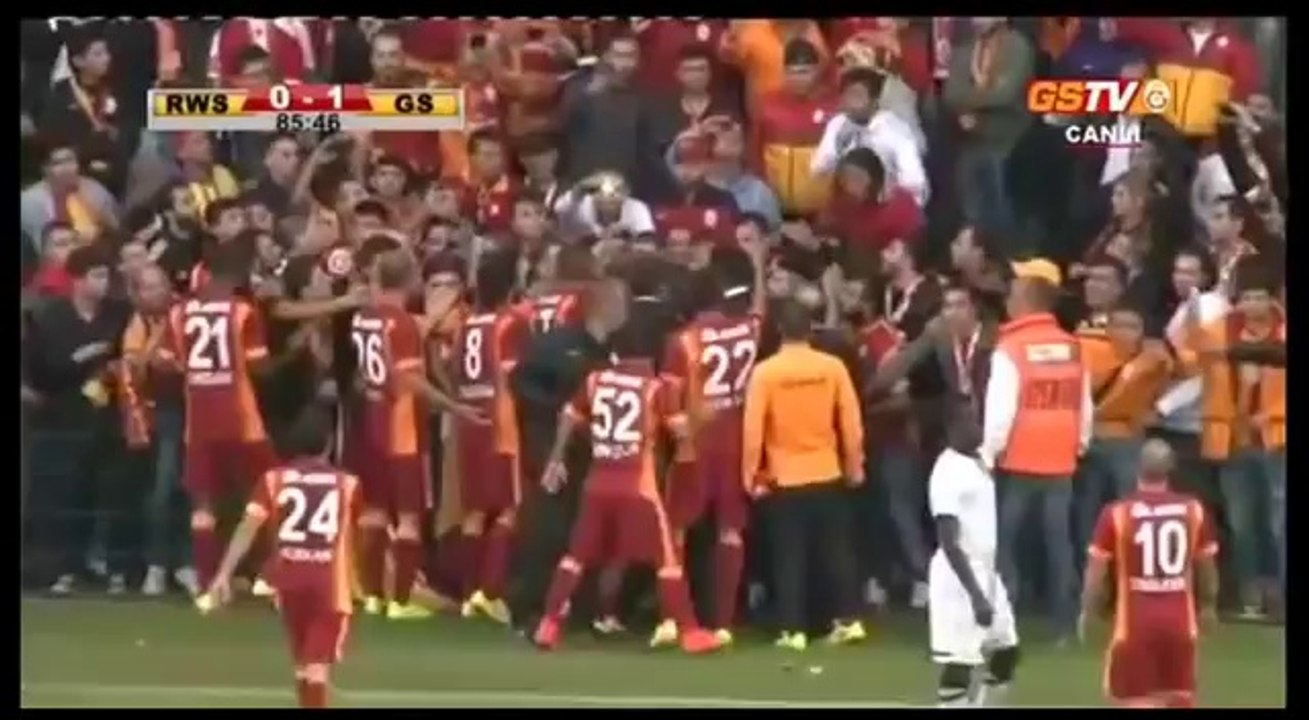 Burak Yılmaz Galatasaray taraftarıyla tartıştı