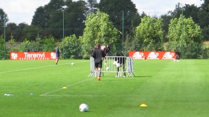 Football : séance ludique à VA: atelier "basket"