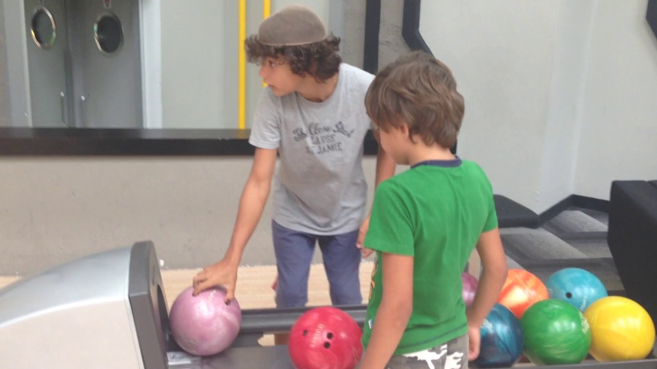 bowl bowling