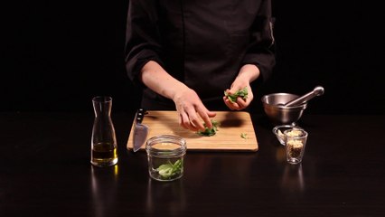 Apprendre à préparer un pesto avec Likeachef !l