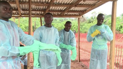 Pacientes com Ebola são procurados na Libéria