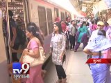 Young train robbery victim escapes death by a whisker, Mumbai - Tv9 Gujarati
