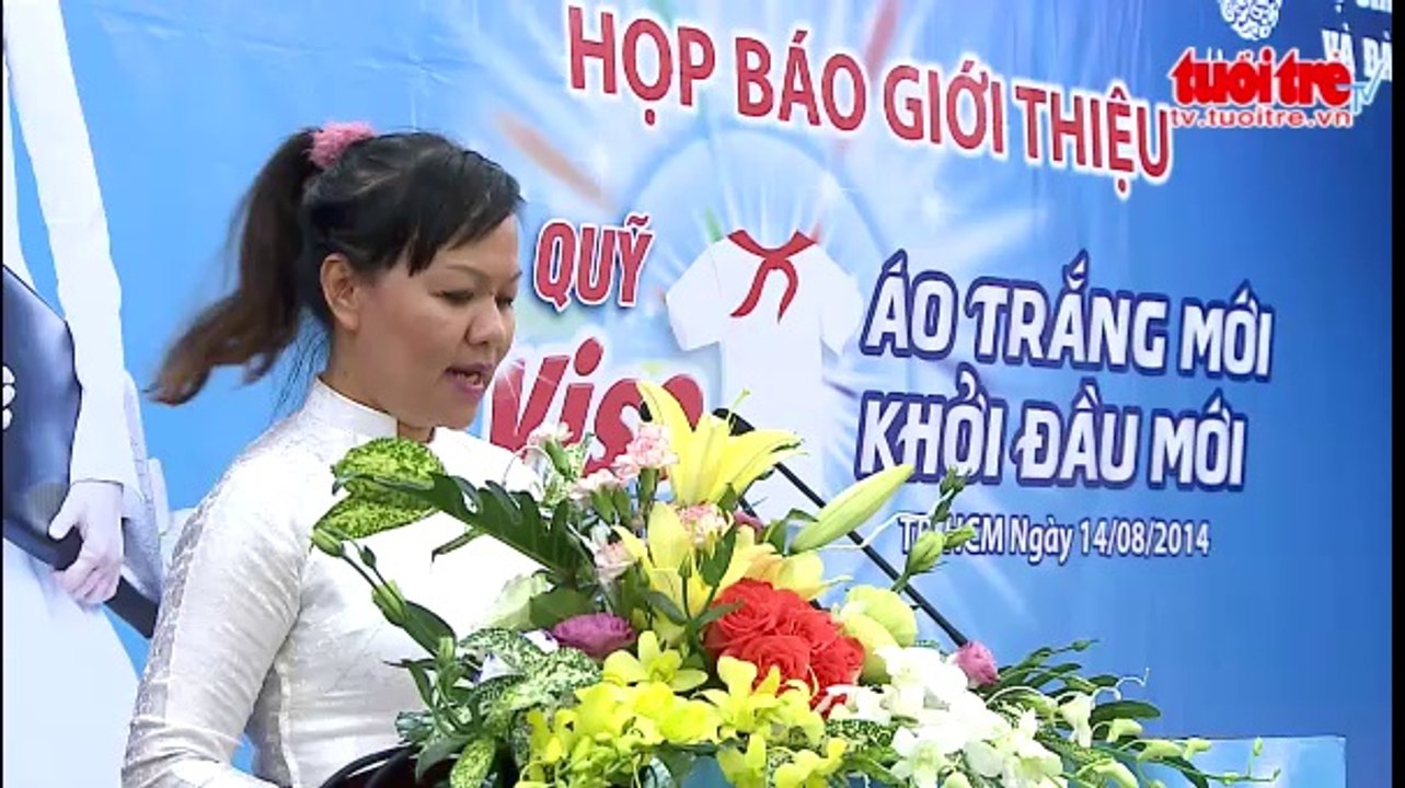 Áo trắng mới, khởi đầu mới cho học trò khó khăn