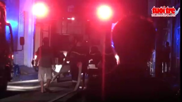 Công ty thuc pham boc chay trong dem