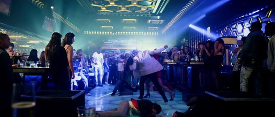 EXPENDABLES 3 - Extrait Le Bar : LA RECRUE FÉMININE (RONDA ROUSEY) [VF|HD1080p]