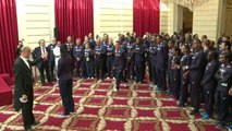 Athlétisme: Hollande reçoit l'équipe de France à l'Elysée