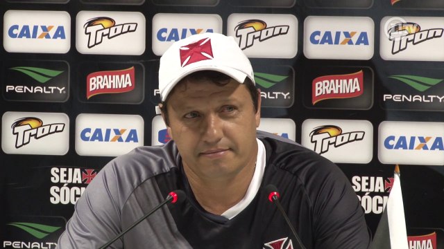 Adilson Batista dá show de bom humor no Vasco