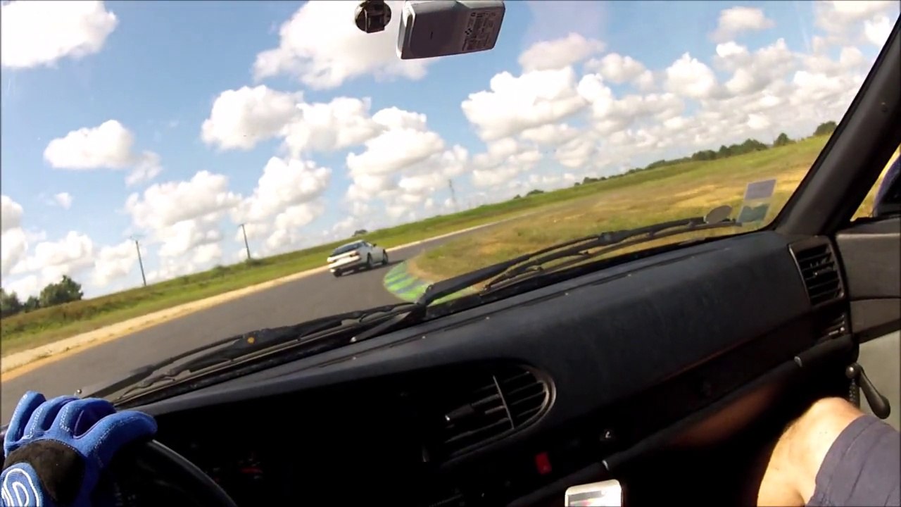 Porsche 968 Club Sport - Calvinberu - chasing Porsche 944 Turbo