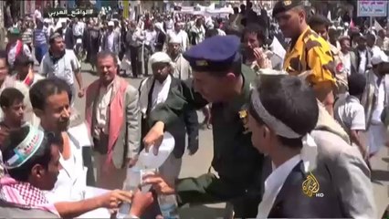 الحوثي يطالب الحكومة اليمنية بعدم رفع أسعار الوقود