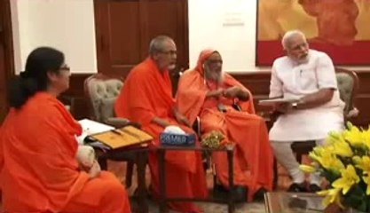 Founder of Arsha Vidya Gurukulam Swami Dayananda Saraswati calls on PM Modi